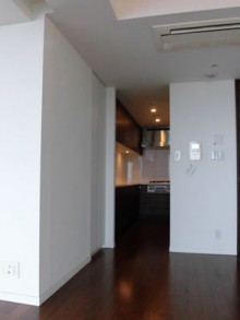 開放的で機能性を備えた安らげる住空間に